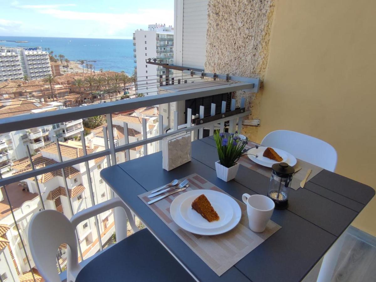 Estudio Recien Reformado En Primera Linea De Playa Apartman Benalmádena Kültér fotó