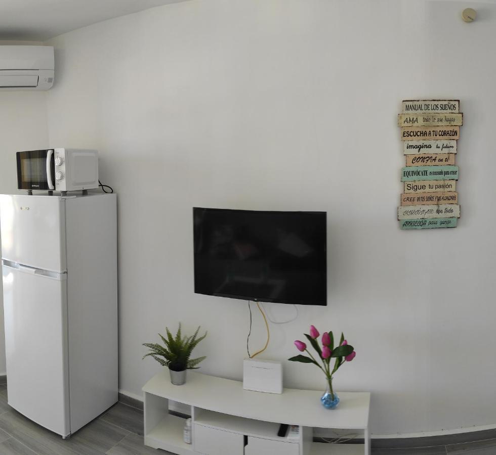 Estudio Recien Reformado En Primera Linea De Playa Apartman Benalmádena Kültér fotó