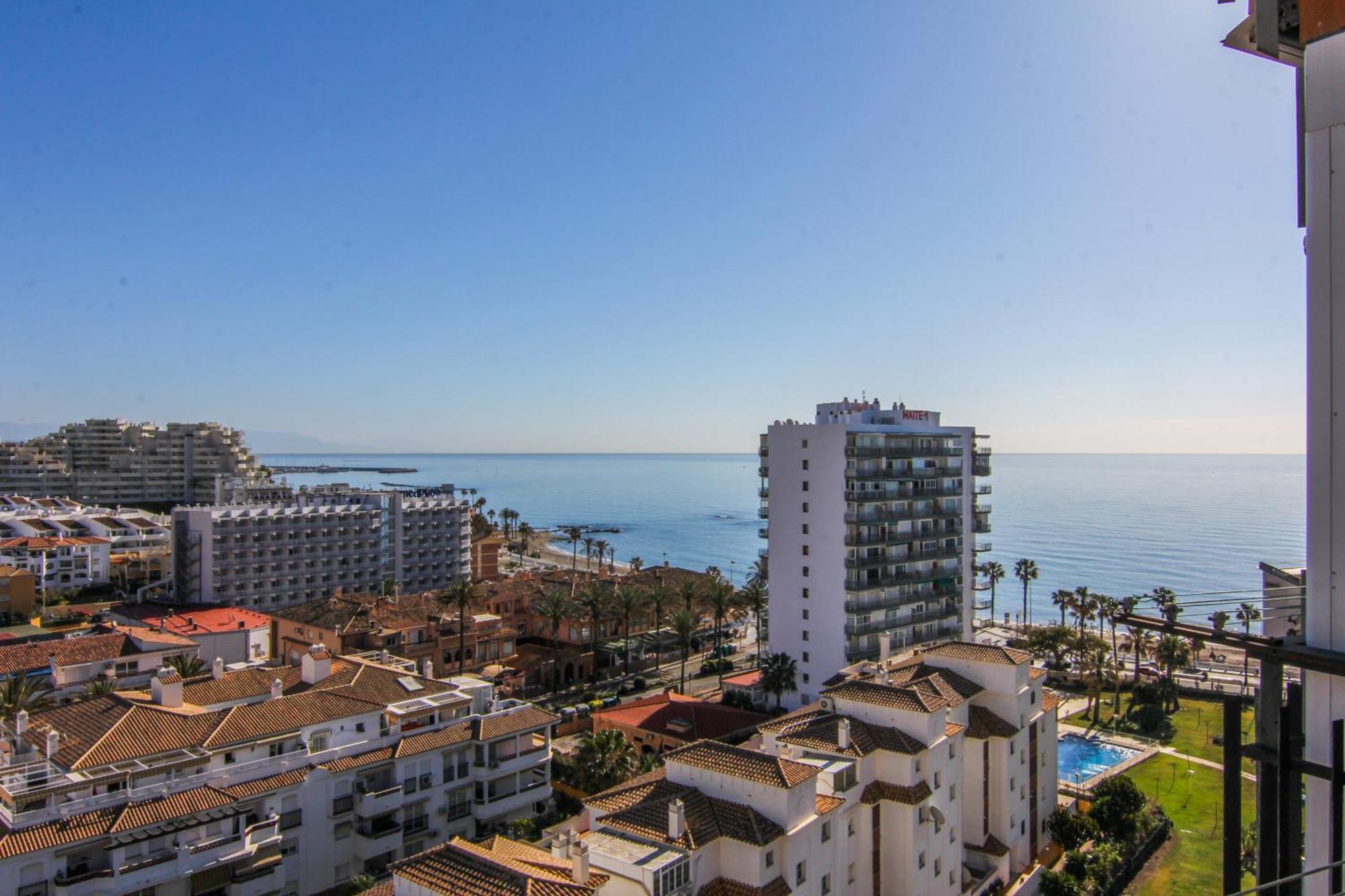 Estudio Recien Reformado En Primera Linea De Playa Apartman Benalmádena Kültér fotó